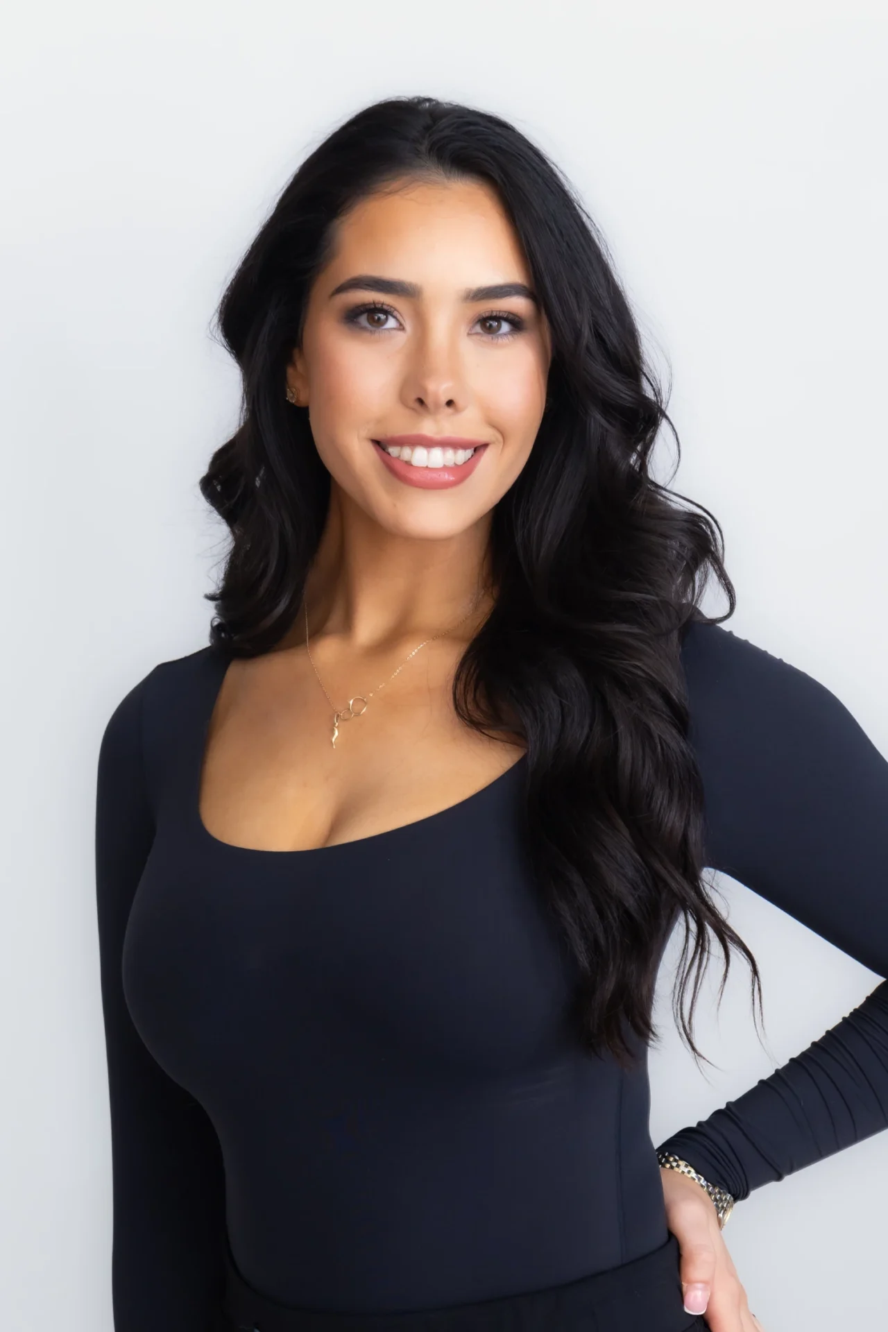 Leila Lyons, LE